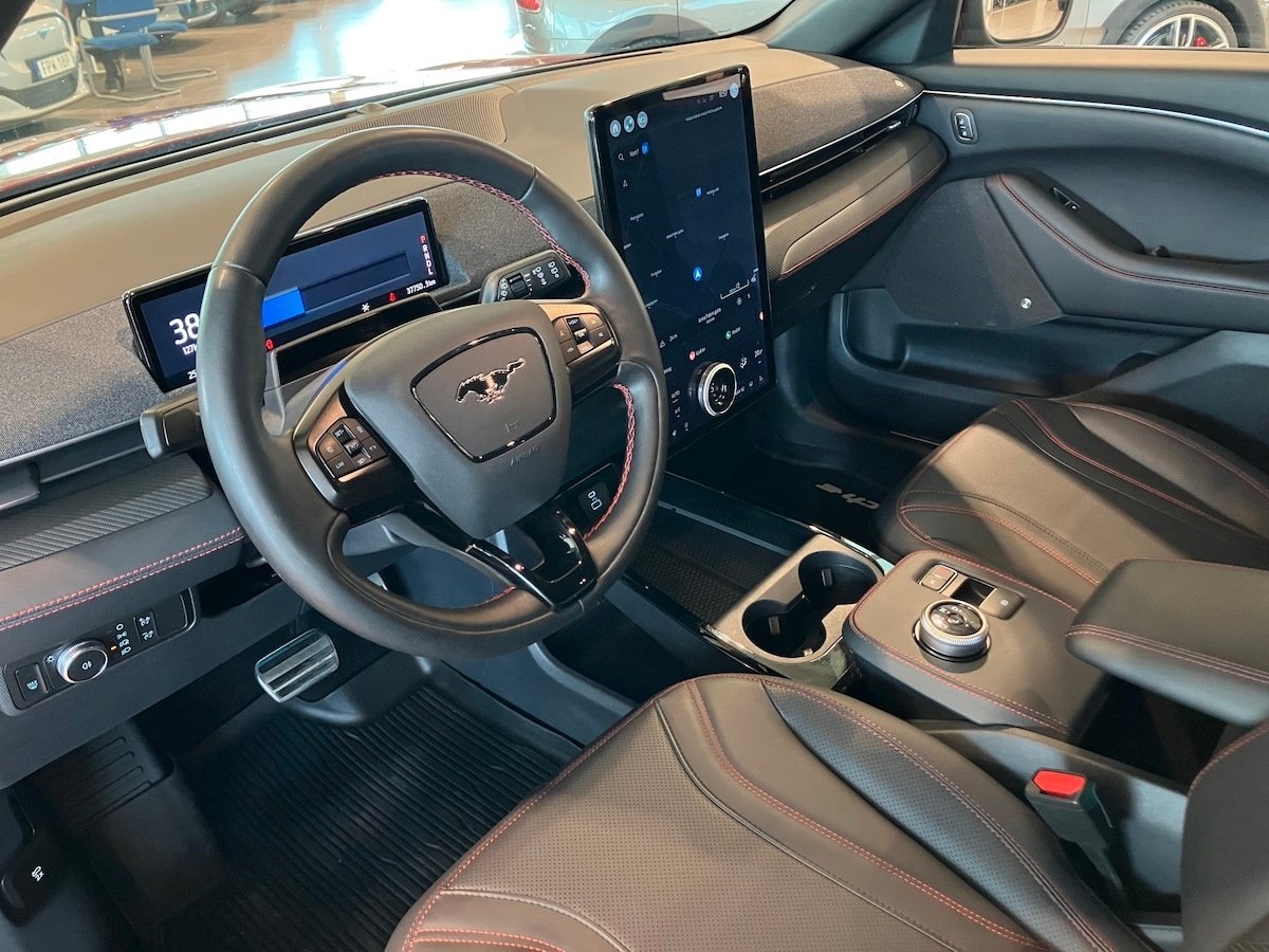 Ford Mustang Mach-E AWD Standard Range 2021, kuva 7/16