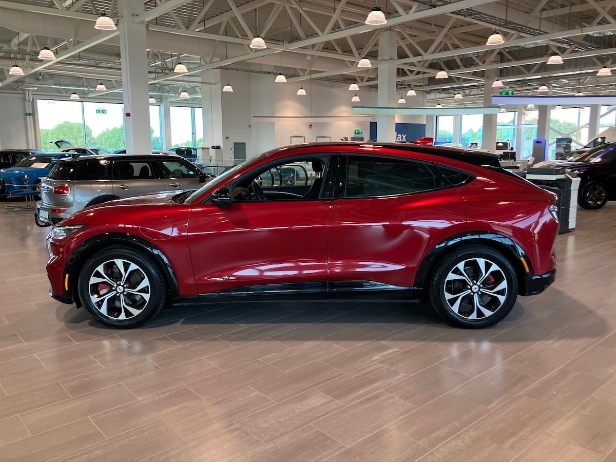 Ford Mustang Mach-E AWD Standard Range 2021, kuva 2/16