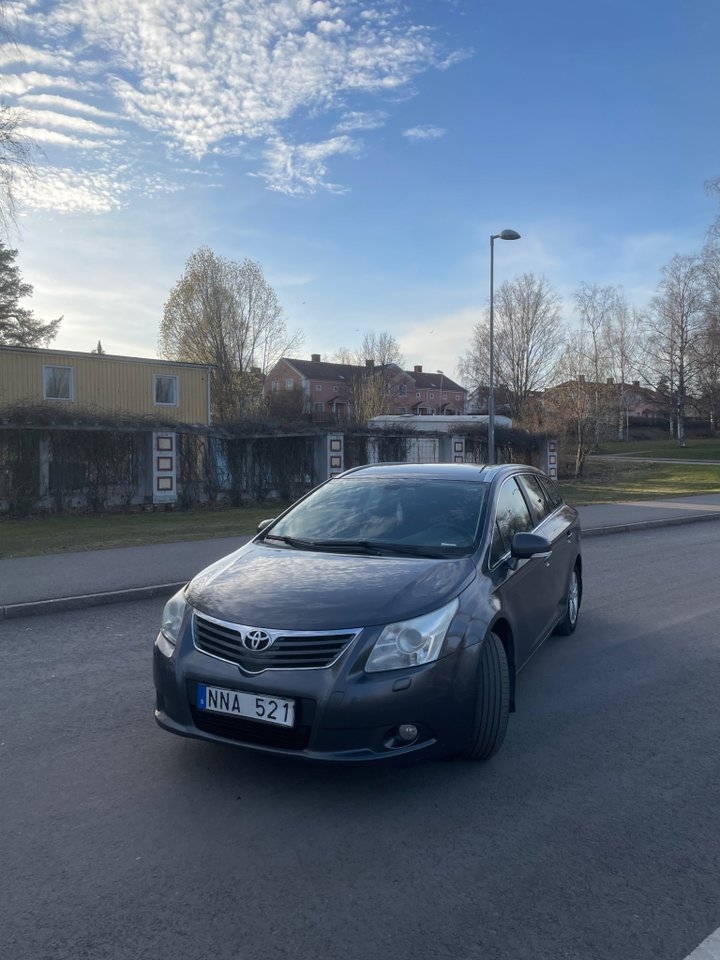 Toyota Avensis 2011, bild 5/23