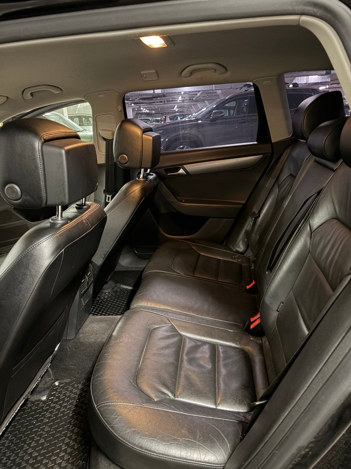 Volkswagen Passat 2012, bild 7/9