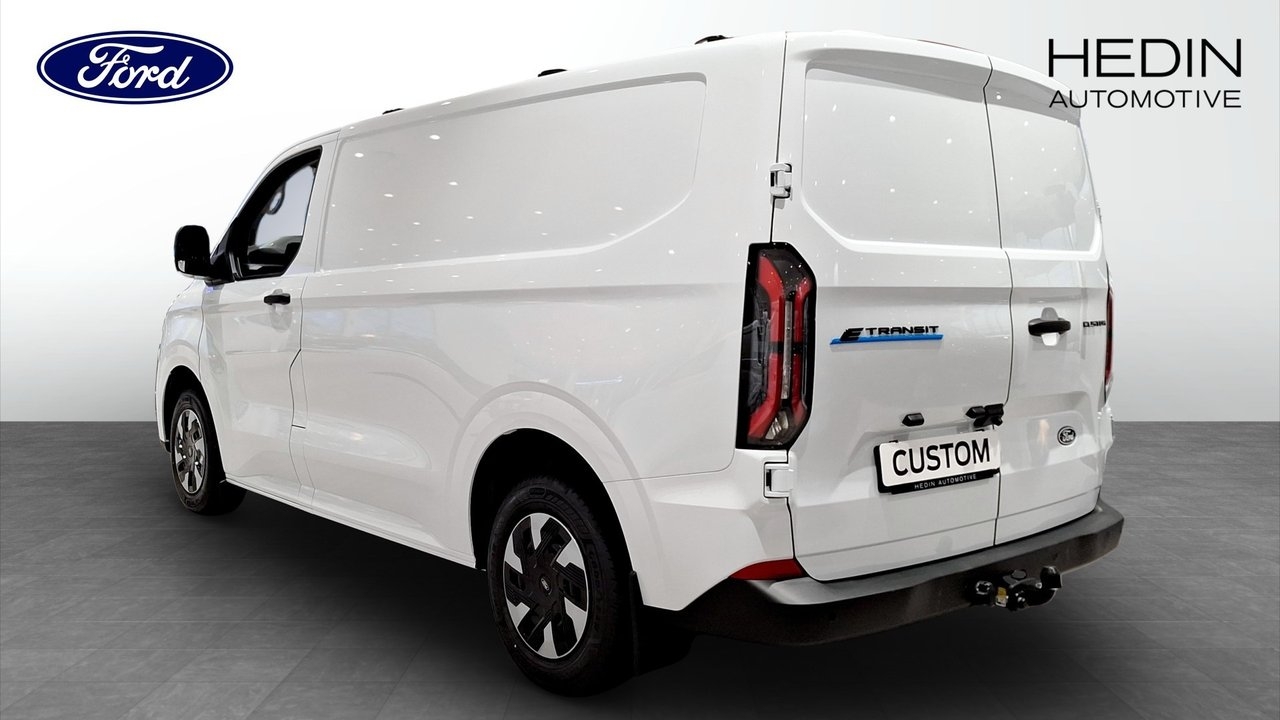 Ford E-Custom TREND SKÅP 320S 136 A RWD 2026, photo 2/9