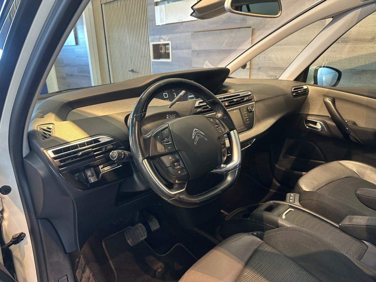 Citroen Grand C4 Picasso 2017, bild 6/10