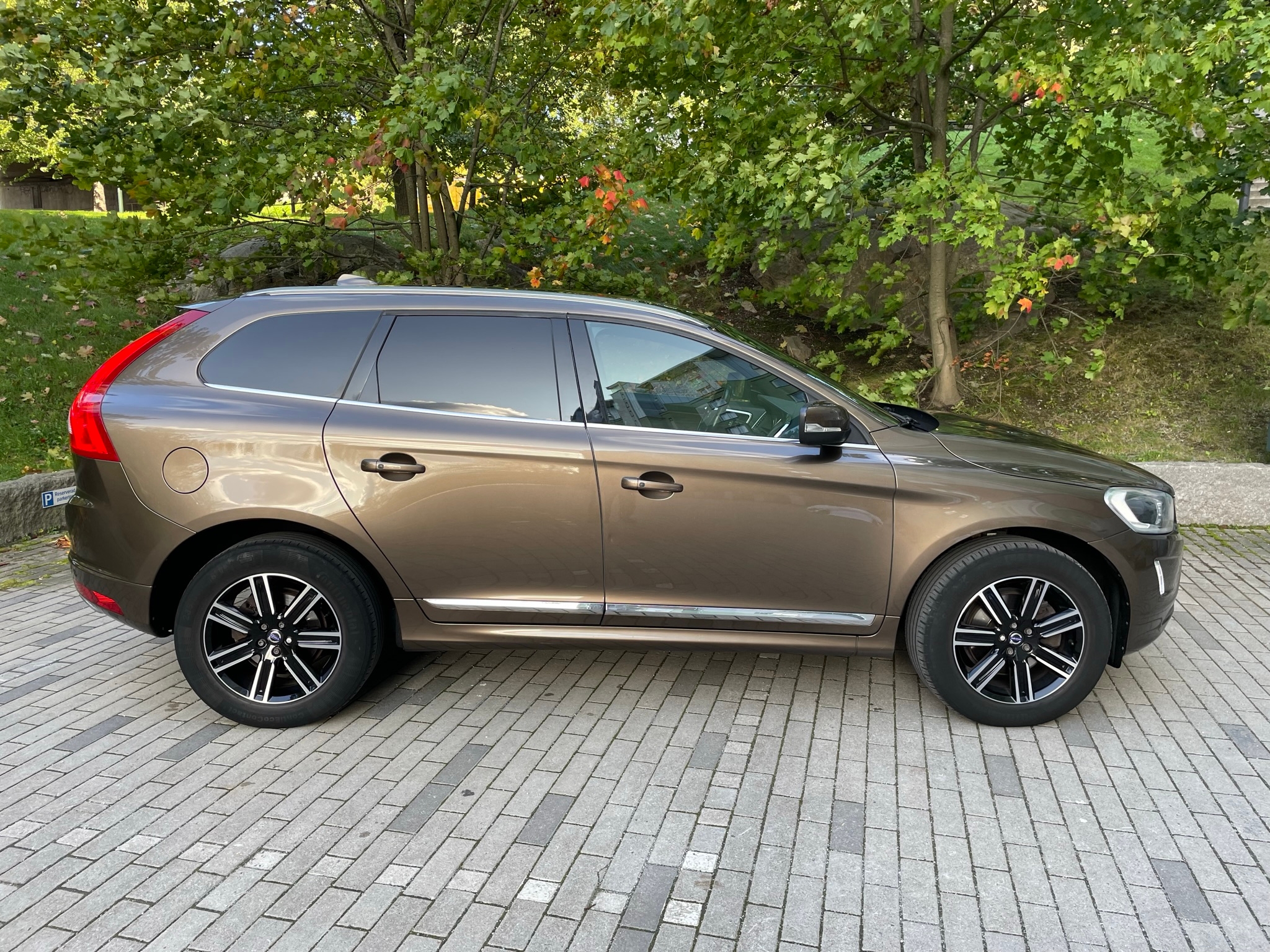 Volvo XC60 D4 AWD Geartronic 2017, bild 2/10