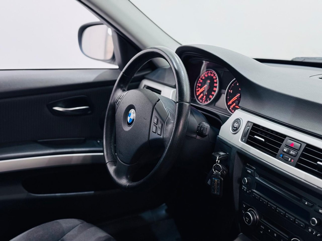 BMW 316 d Touring Comfort 116hk 2012, kuva 5/15