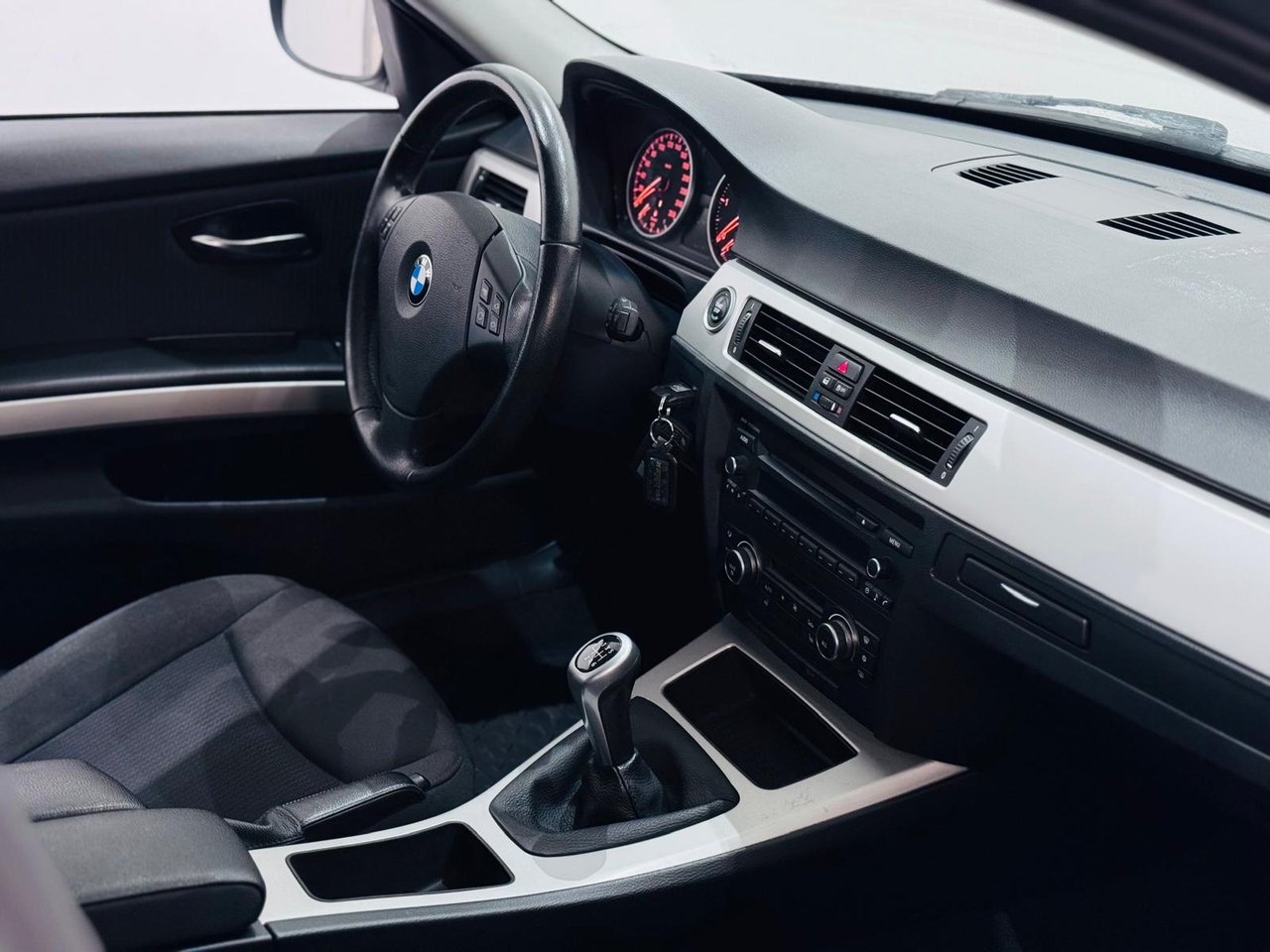 BMW 316 d Touring Comfort 116hk 2012, kuva 4/15