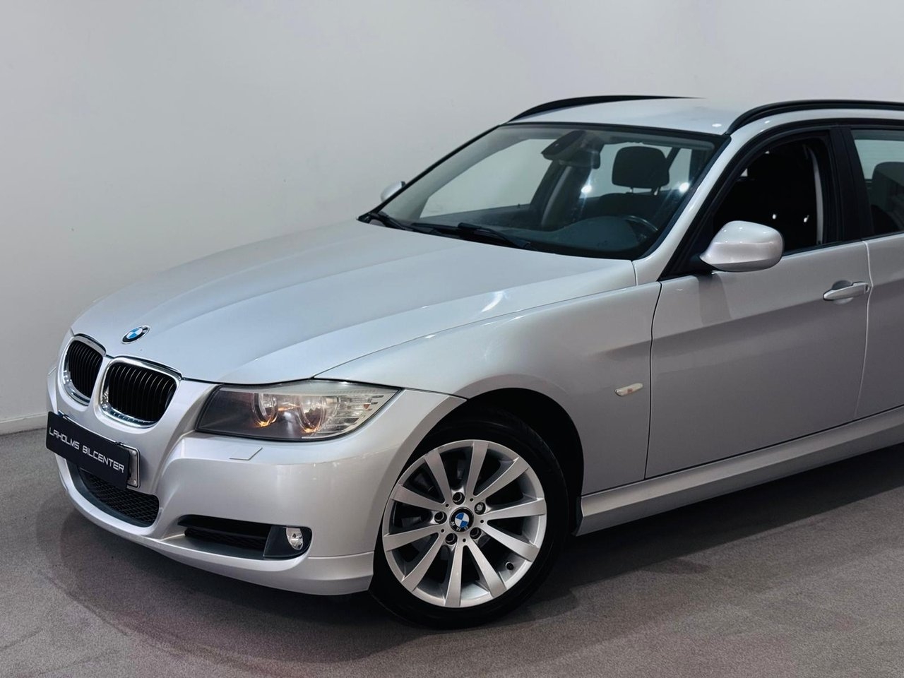 BMW 316 d Touring Comfort 116hk 2012, kuva 2/15