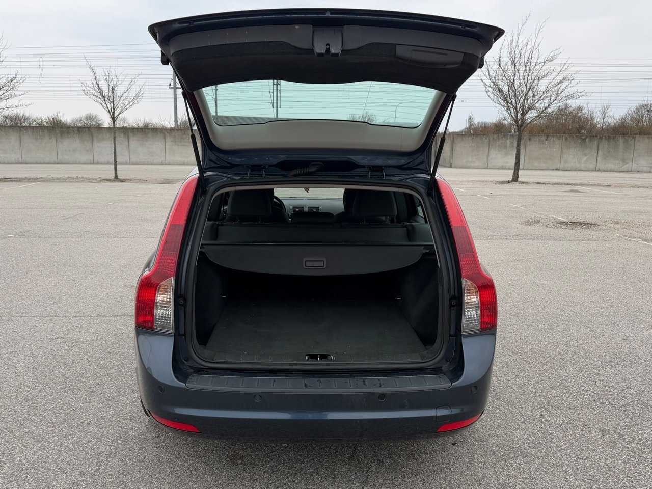 Volvo V50 1.8 Flexifuel Momentum Euro 4 2009, photo 5/8
