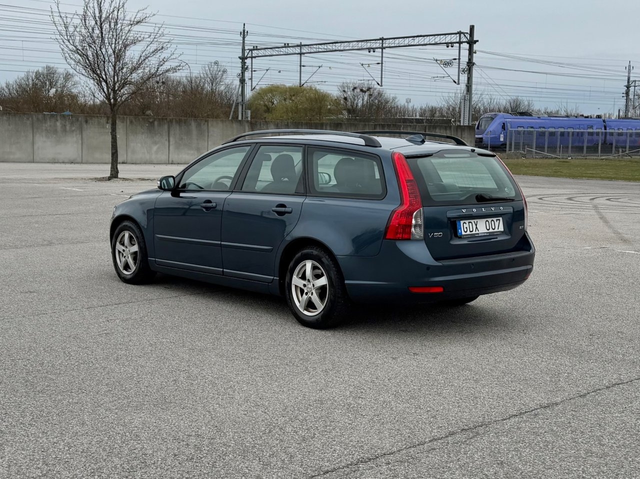 Volvo V50 1.8 Flexifuel Momentum Euro 4 2009, photo 4/8