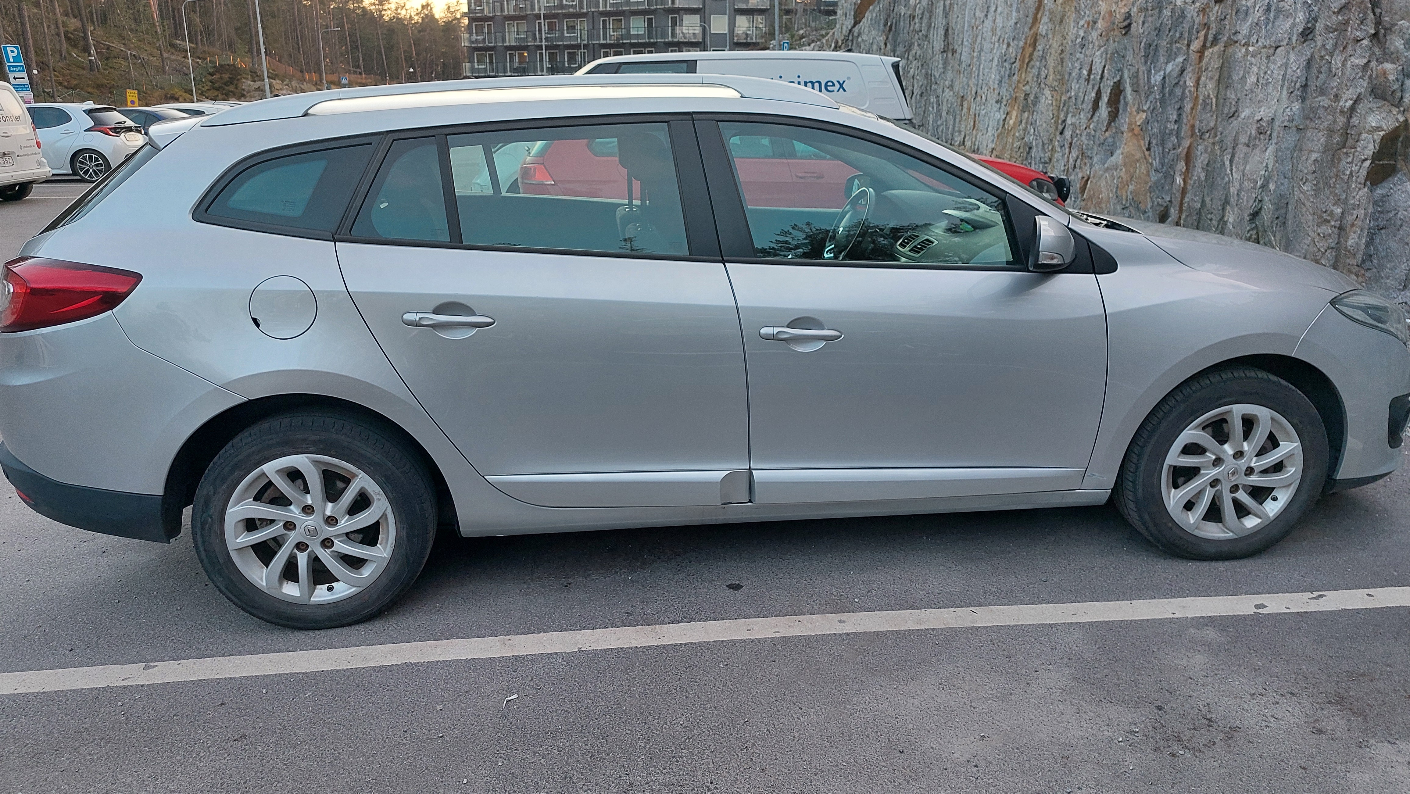 Renault Megane Grandtour 1.5 dCi Manuell 2015, bild 3/9