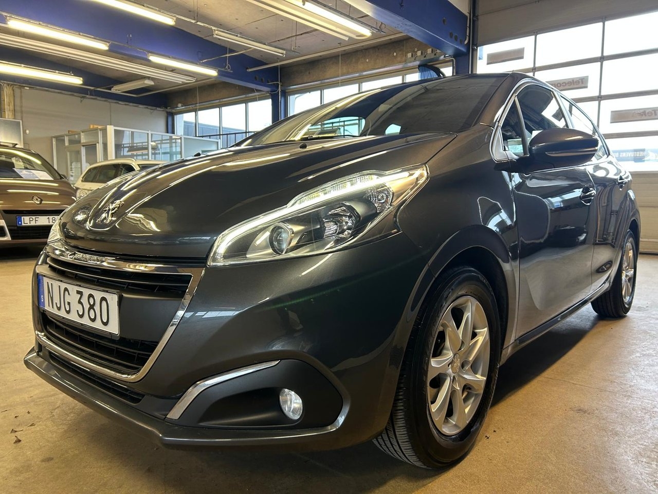 Peugeot 208 5-dörrar 1.2 PureTech 2016, bild 2/10