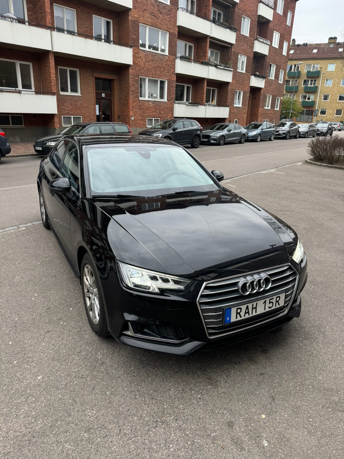 Audi A4 2019, photo 2/6