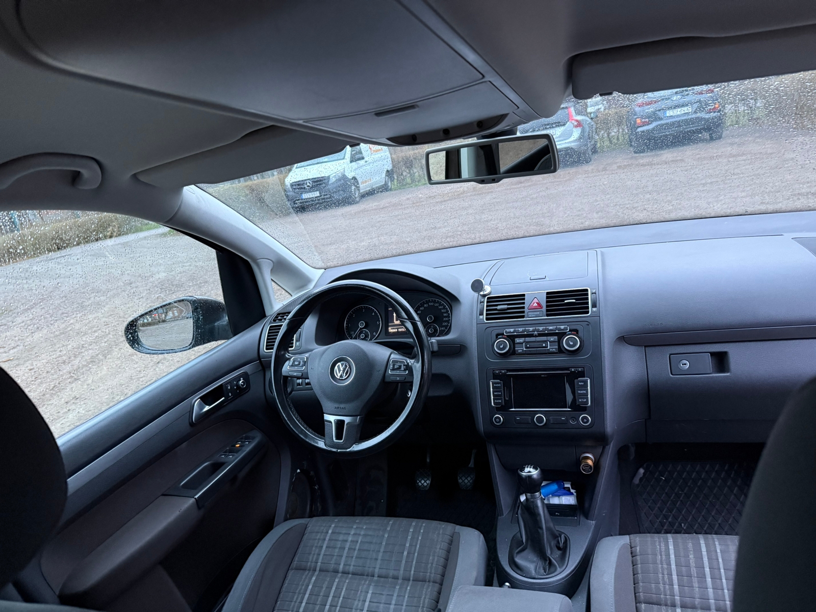 Volkswagen Touran 2012, kuva 3/10