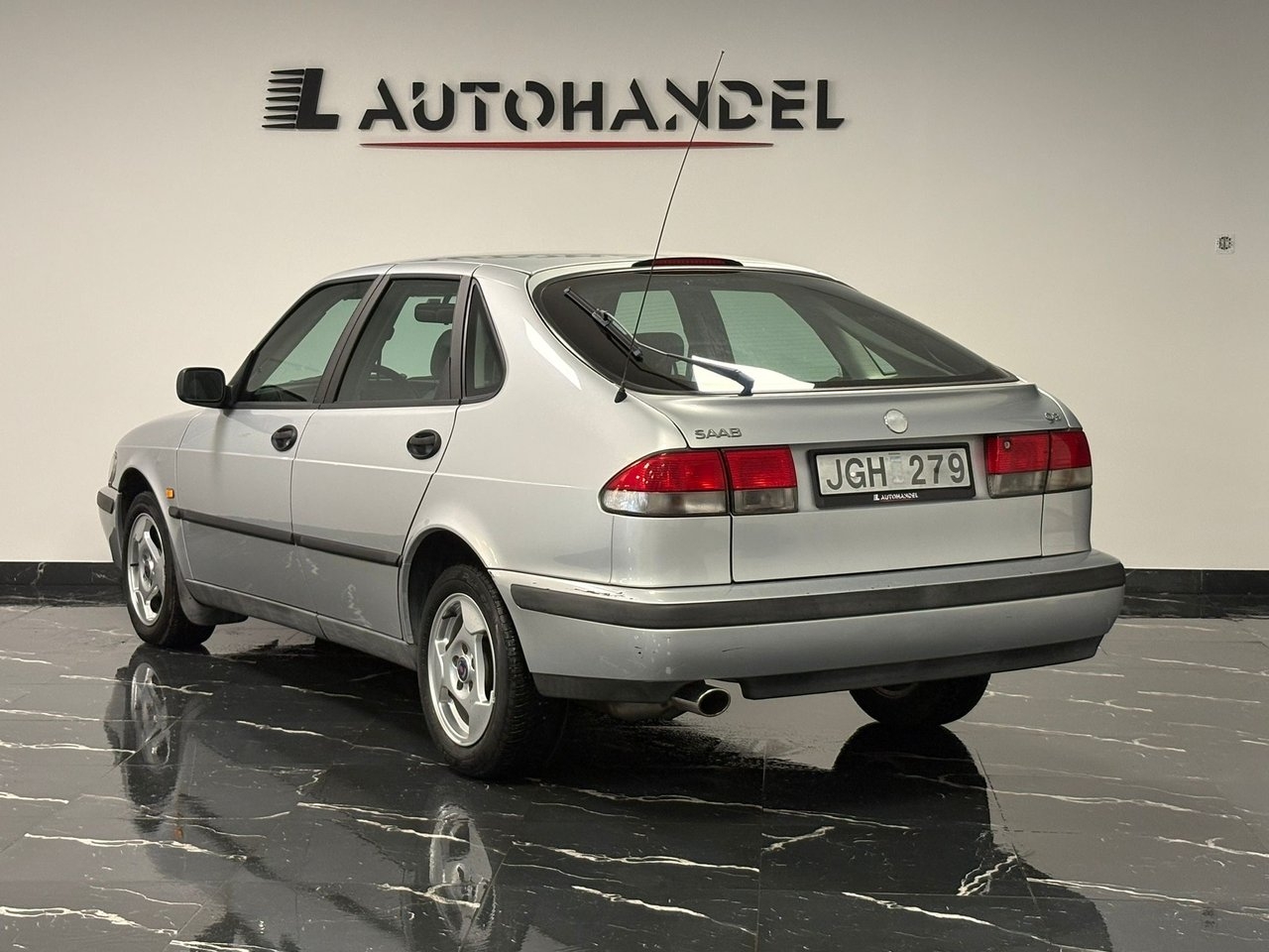 Saab 9-3 5-dörrar 2.0 Lågmil 130Hk 1999, bild 4/10
