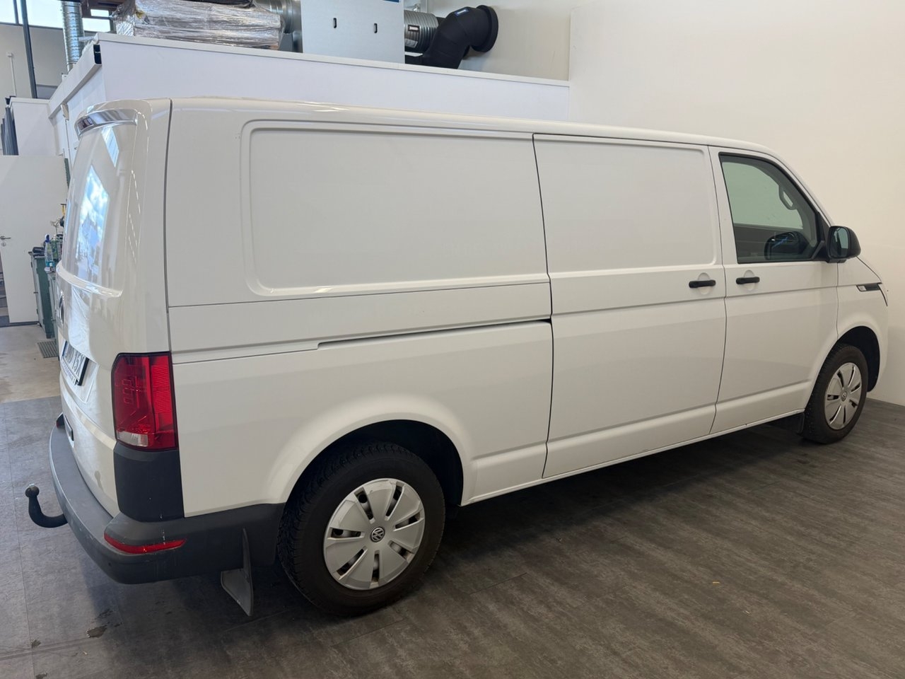 Volkswagen Transporter 2023, bild 6/13