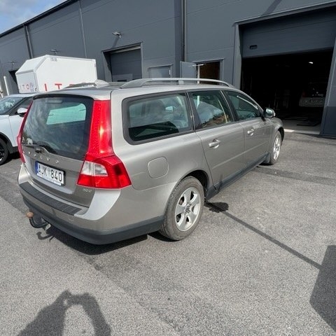 Volvo V70 2.0 D Kinetic Euro 4 2008, kuva 4/12