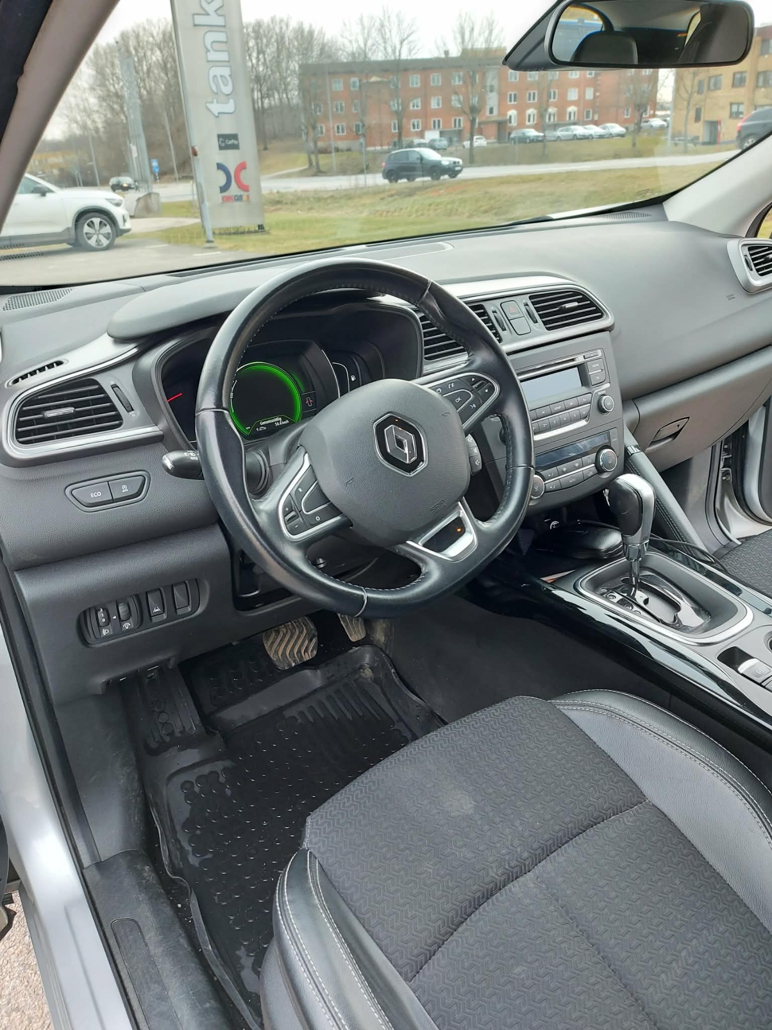 Renault Kadjar 1.2 TCe EDC 2017, bild 6/8