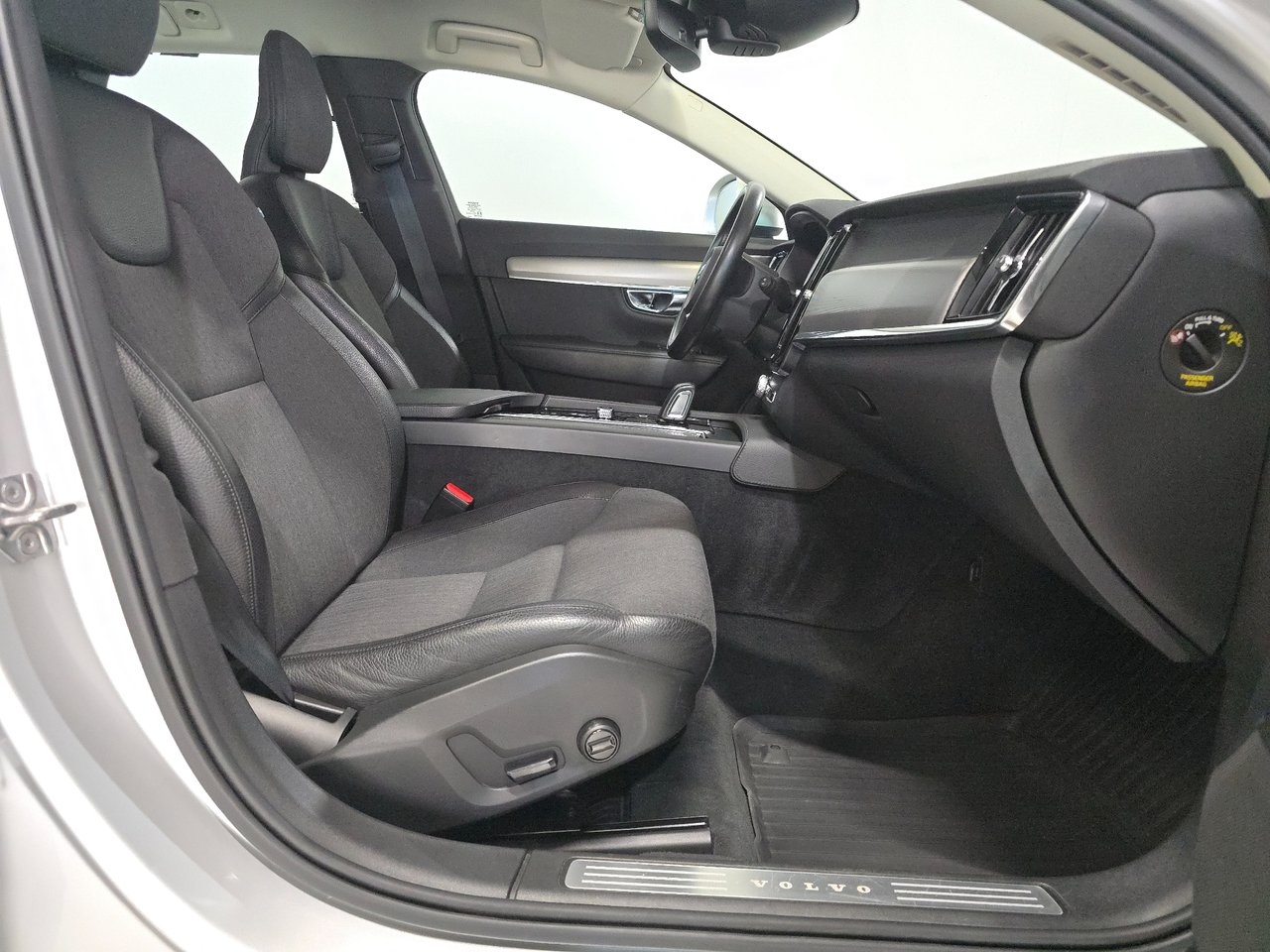 Volvo V90 Cross Country B4 AWD Momentum 2021, kuva 6/10