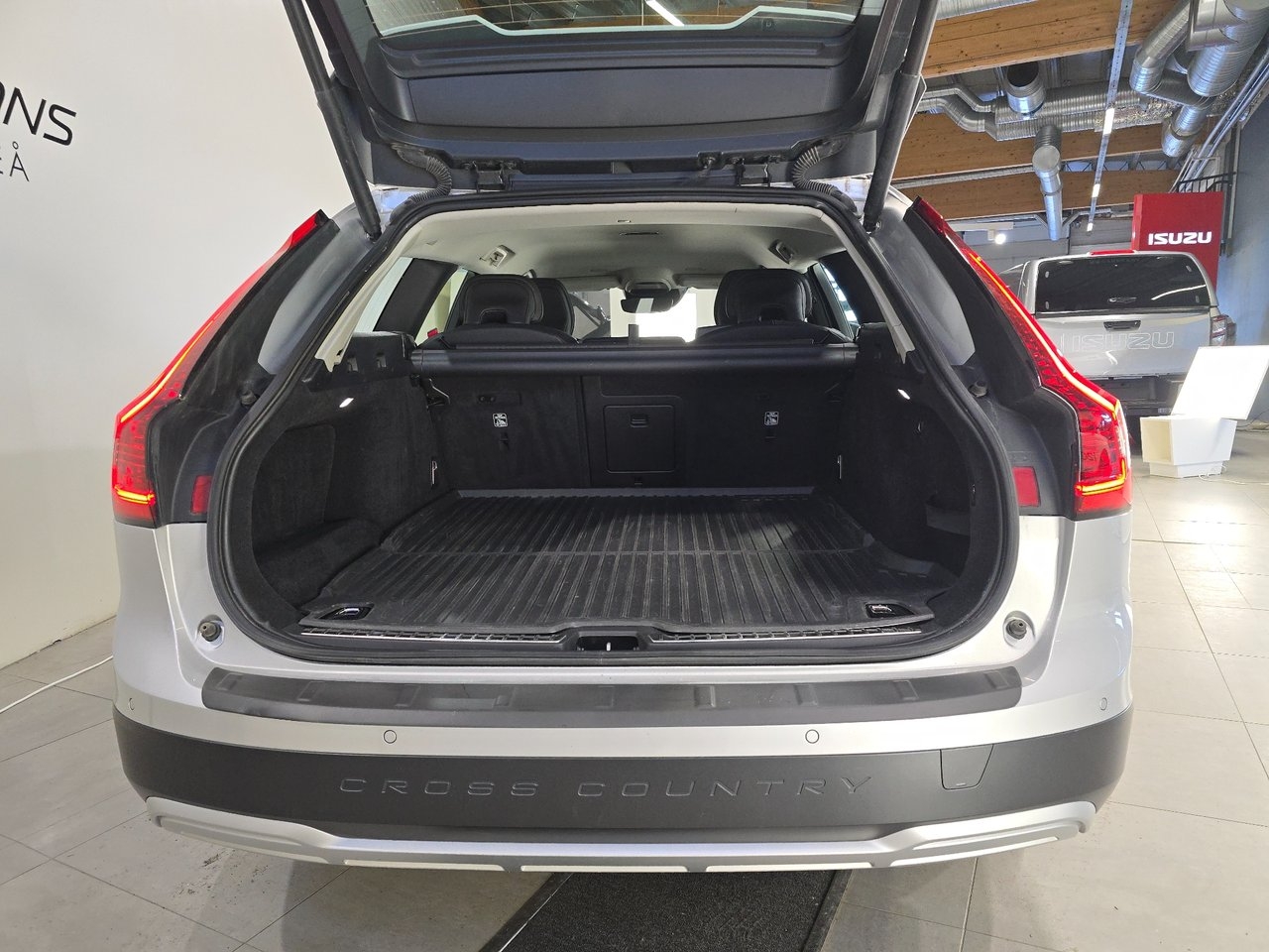 Volvo V90 Cross Country B4 AWD Momentum 2021, kuva 5/10