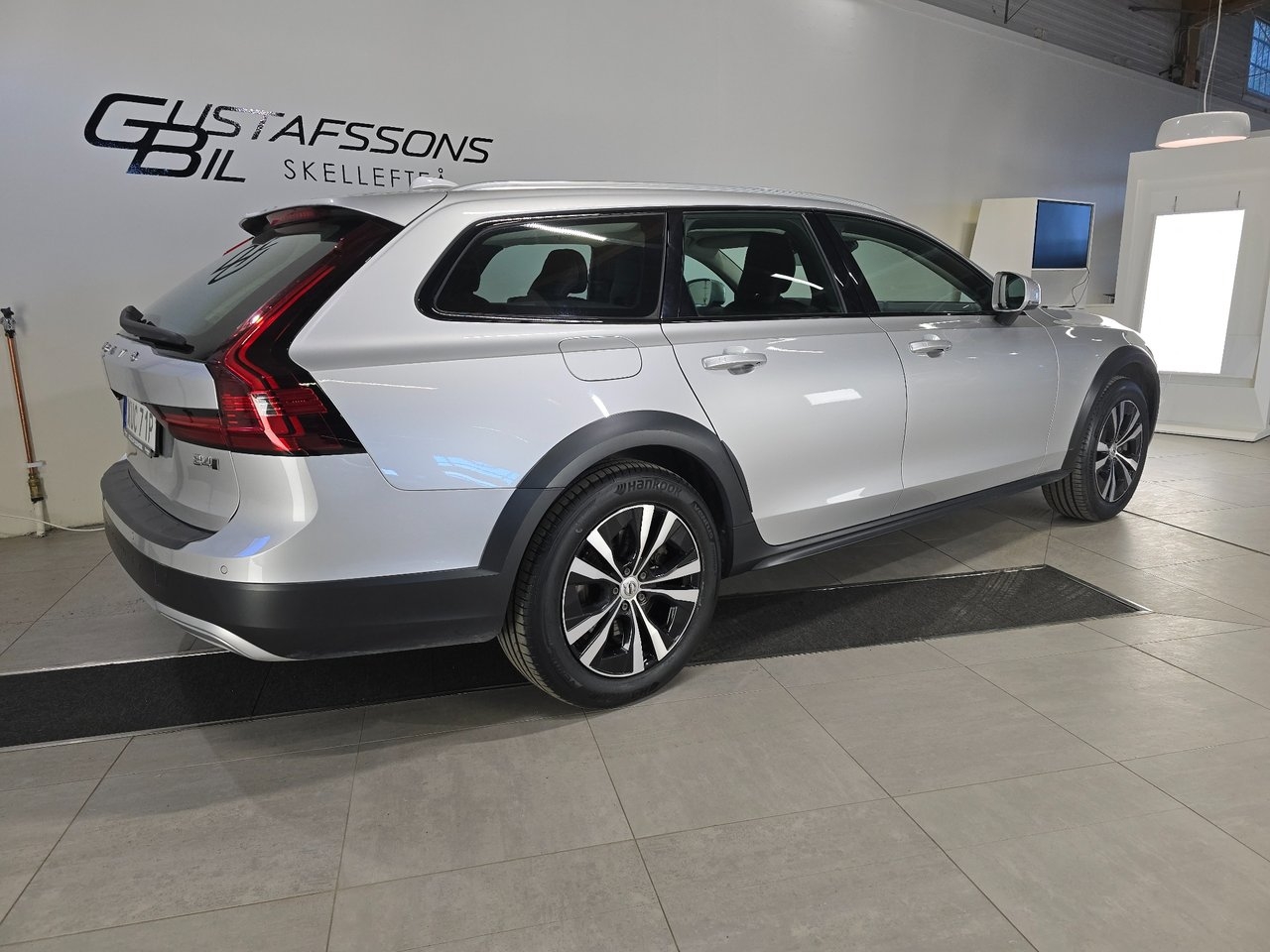 Volvo V90 Cross Country B4 AWD Momentum 2021, kuva 4/10