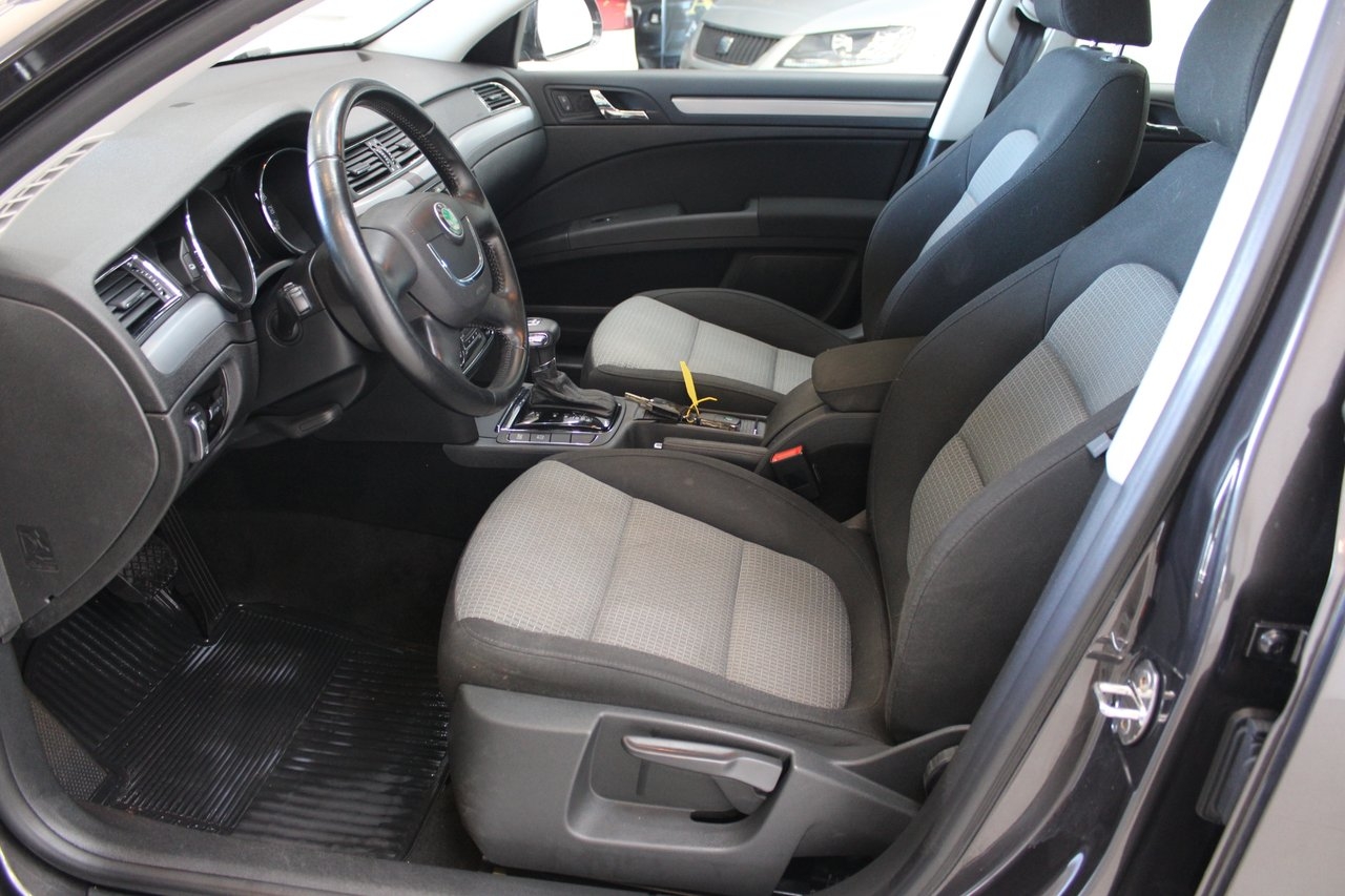 Skoda Superb 2009, bild 6/10