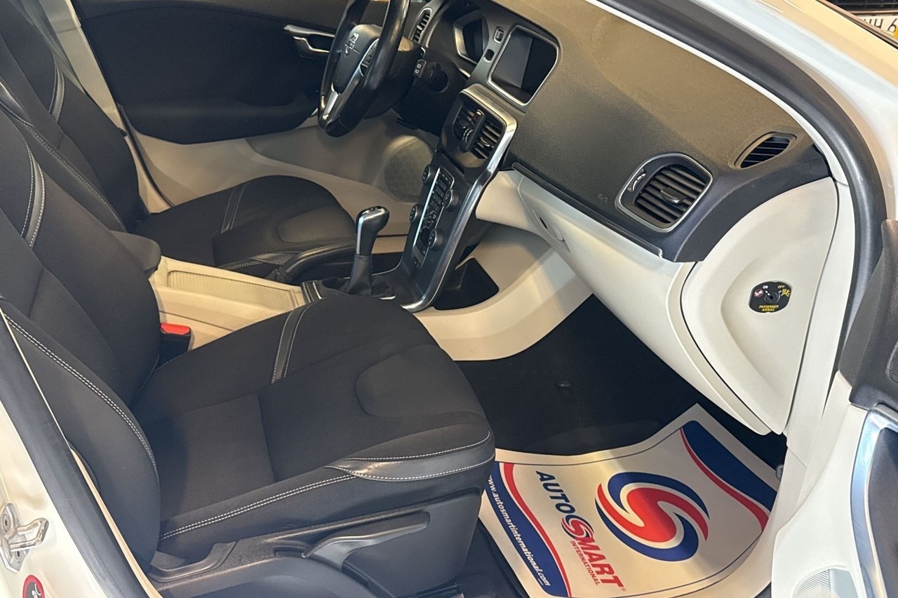 Volvo V40 D2 Euro 5 , Momentum , 115HK 2015, bild 7/9