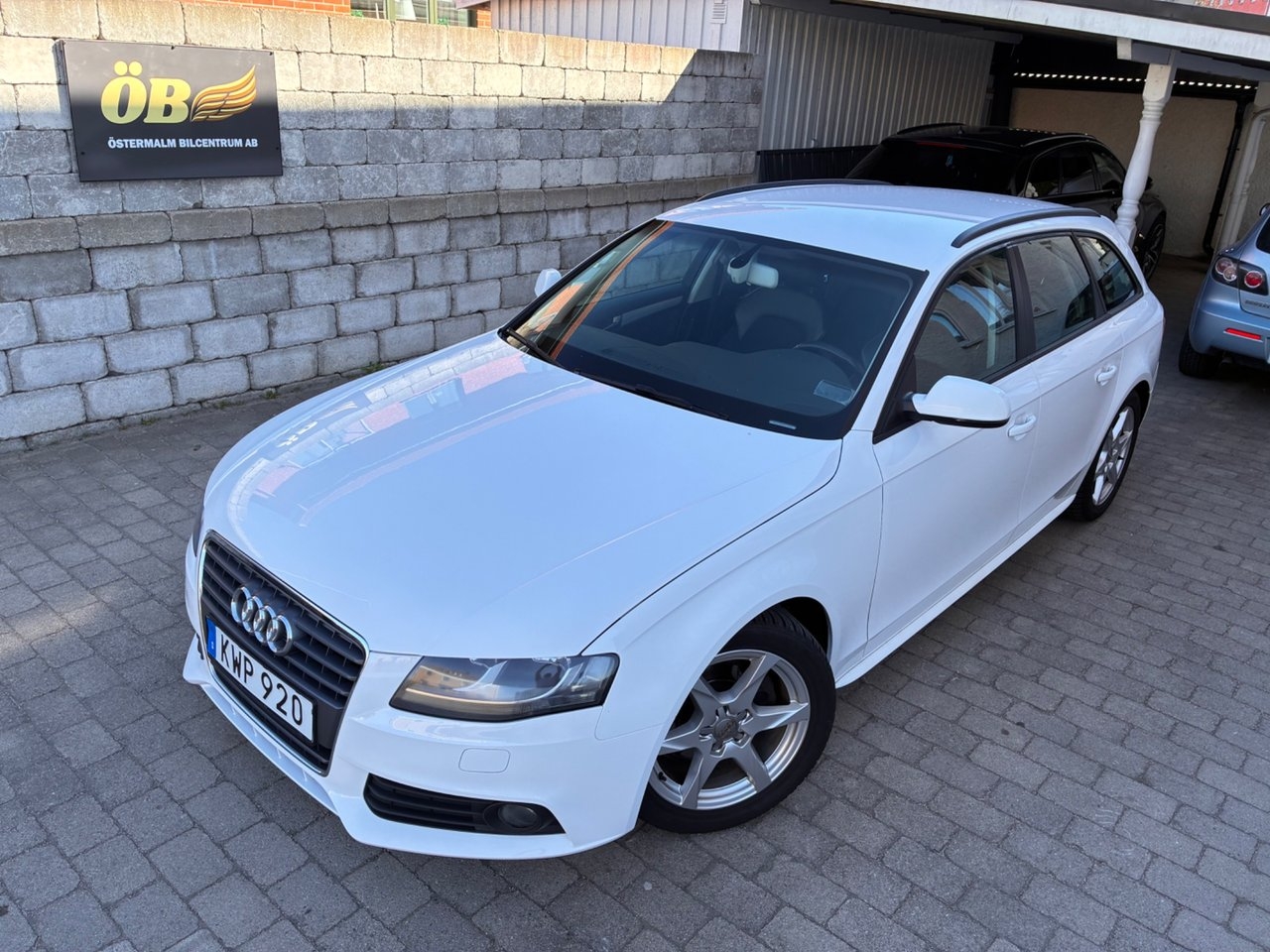 Audi A4 SÅLD 2011, bild 2/35