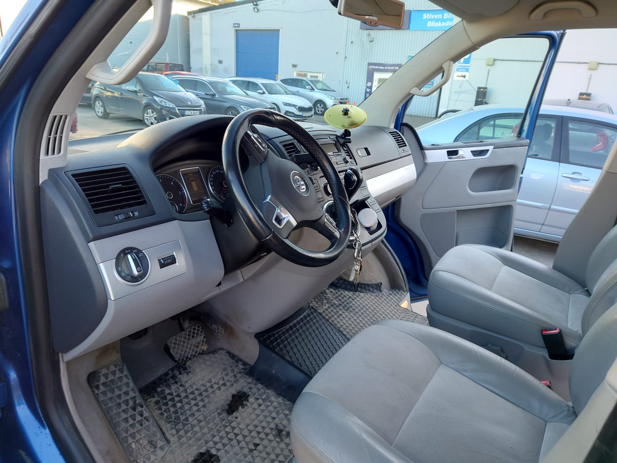 Volkswagen Multivan 2011, bild 6/7