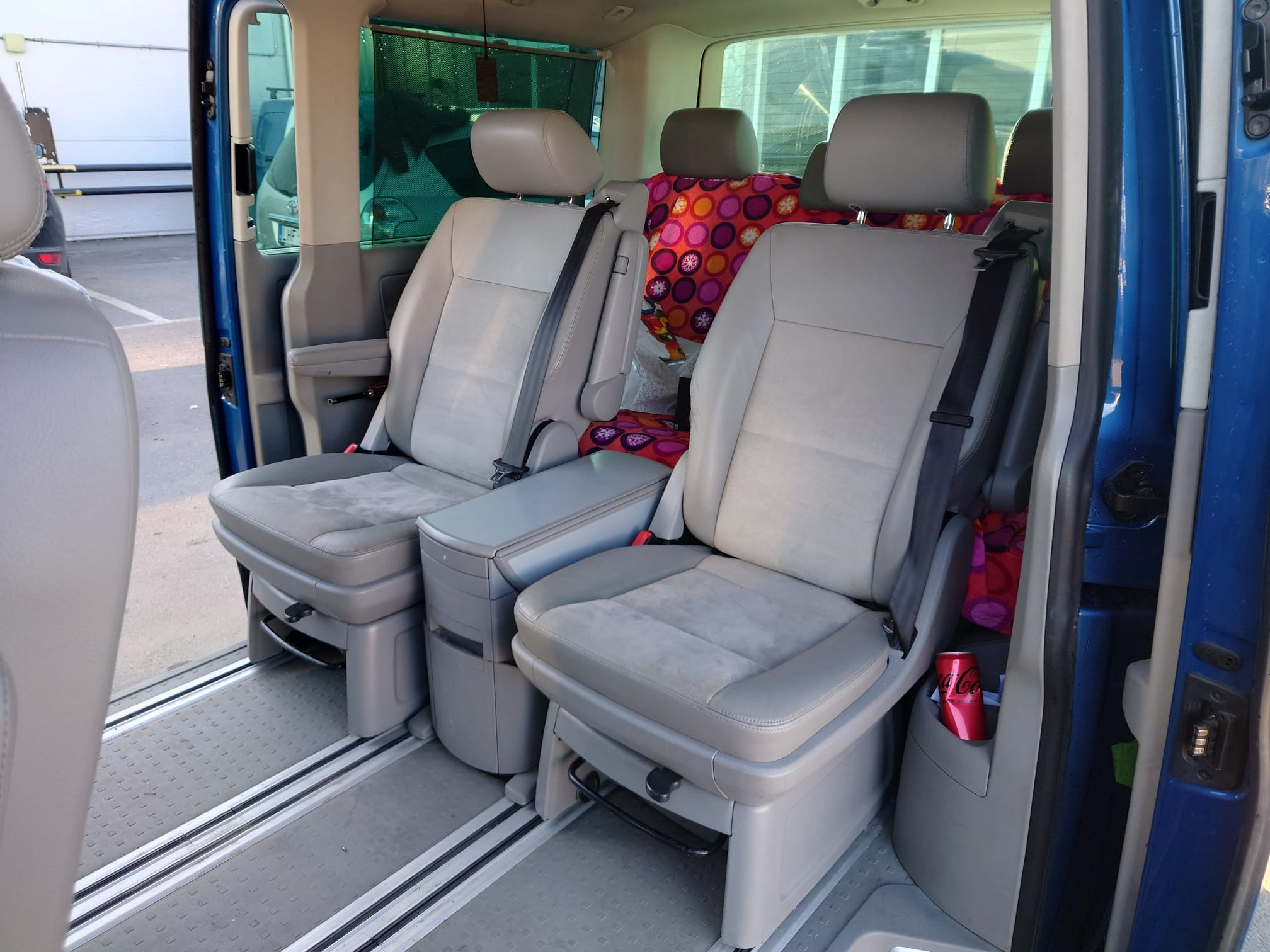 Volkswagen Multivan 2011, bild 2/7