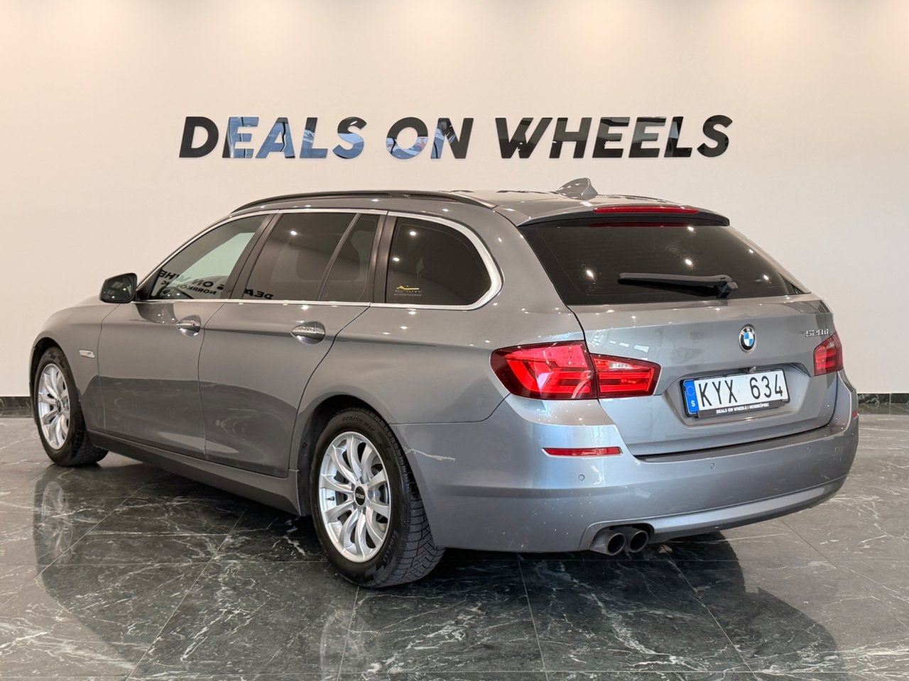 BMW 520 d Touring Steptronic Euro 5 2011, photo 6/10