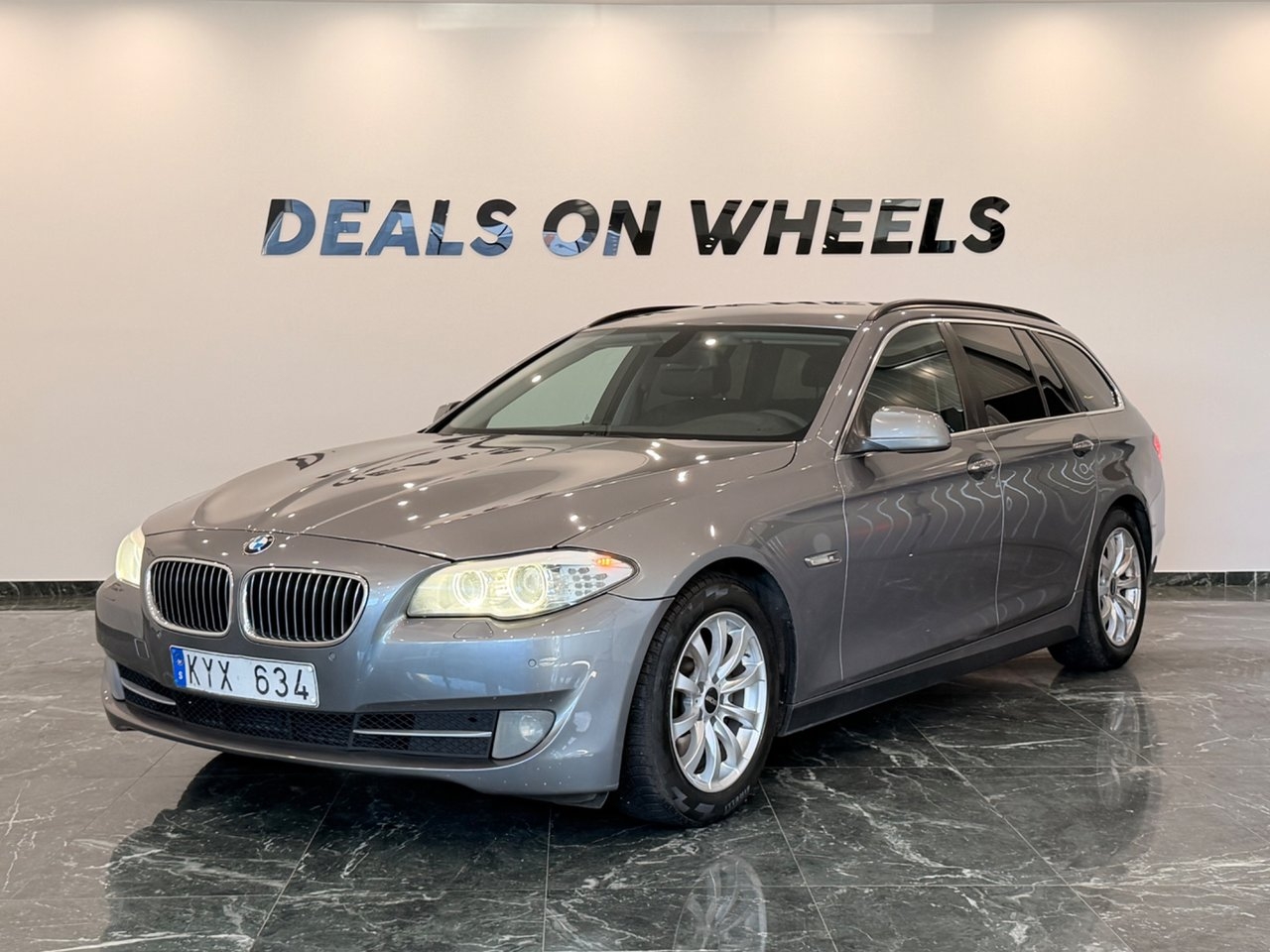 BMW 520 d Touring Steptronic Euro 5 2011, photo 4/10