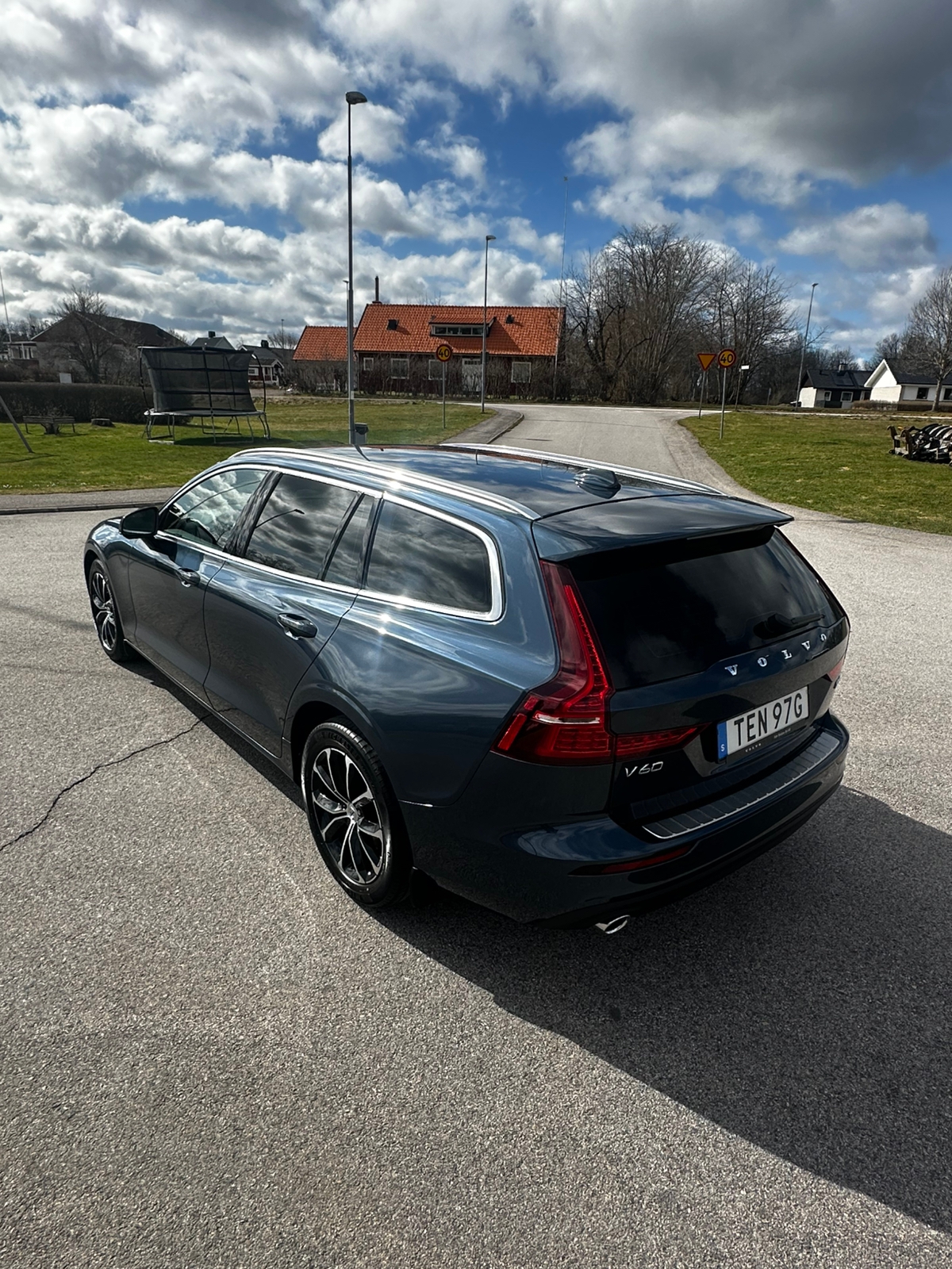 Volvo V60 2021, kuva 3/10
