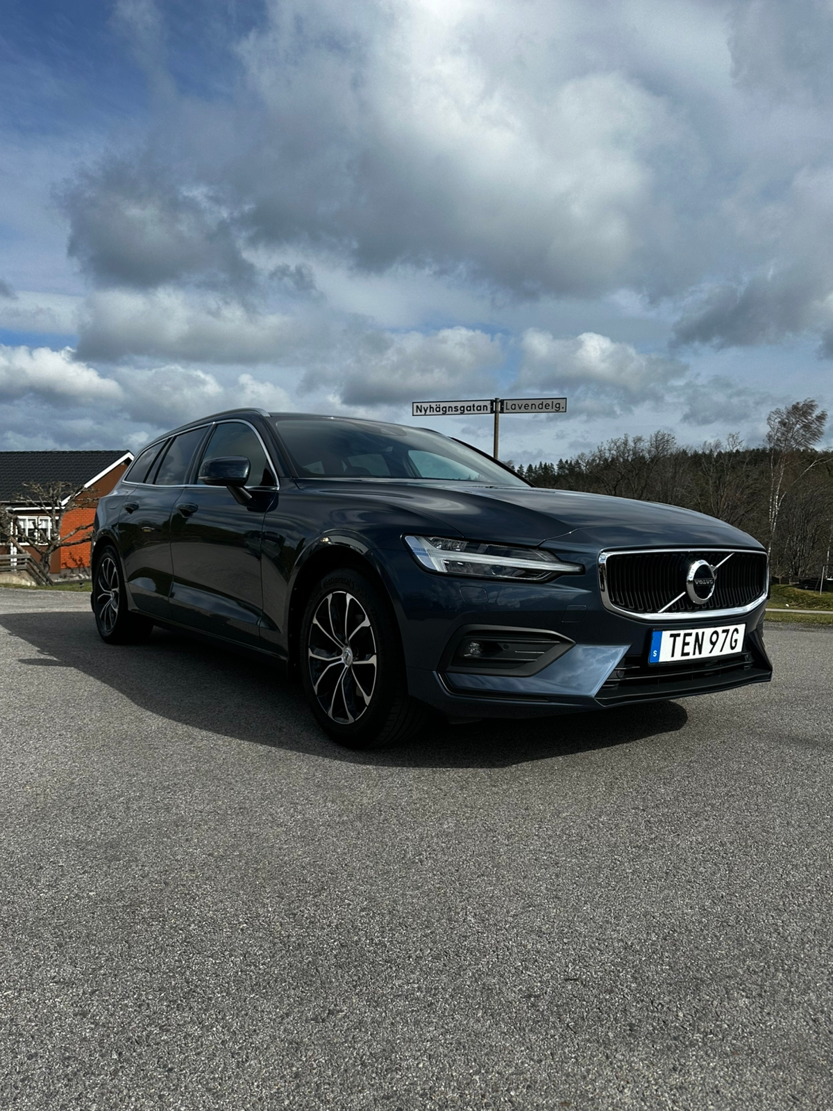 Volvo V60 2021, kuva 2/10