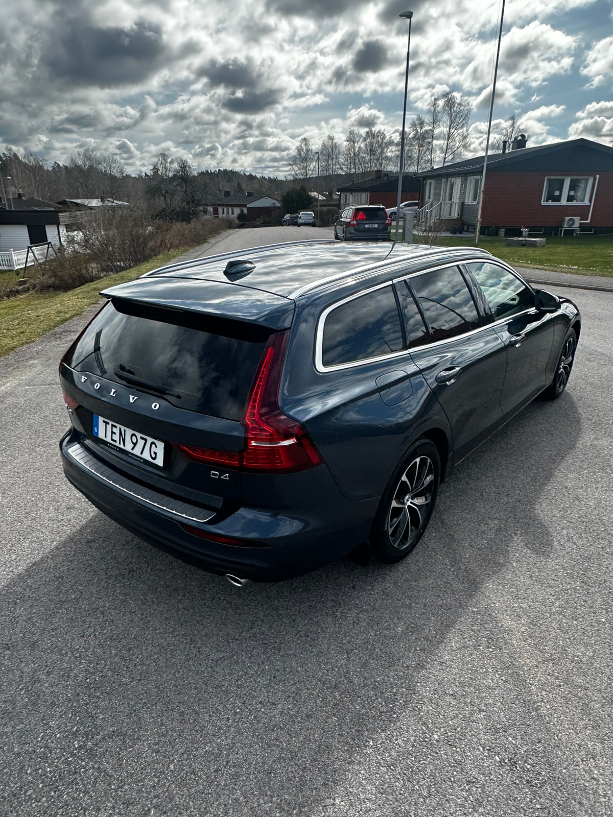 Volvo V60 2021, kuva 4/10