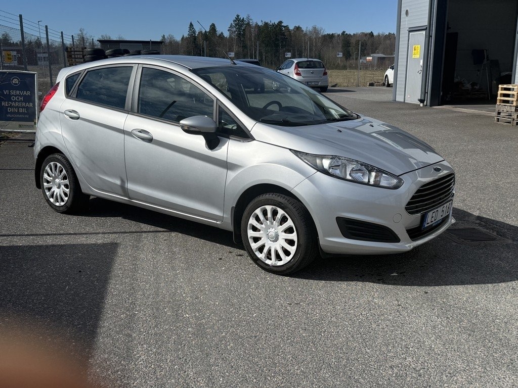 Ford Fiesta 5-dörrar 1.0 Trend Euro 5 2013, bild 4/9