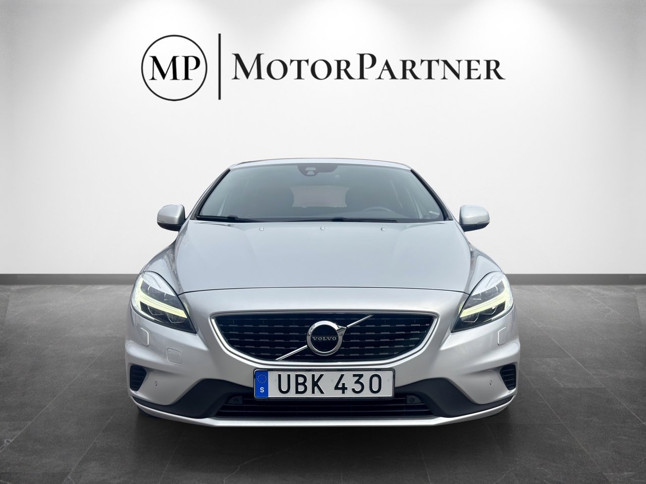 Volvo V40 2019, bild 2/17