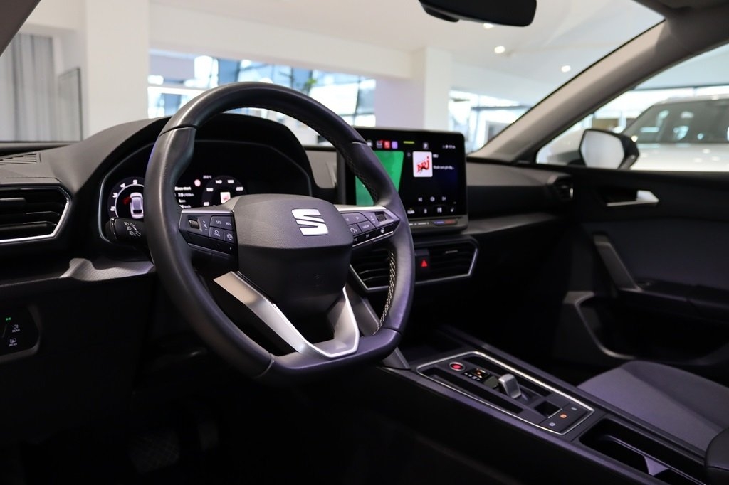 Seat Leon Sportstourer eTSI 150hk DSG 2025, photo 4/10