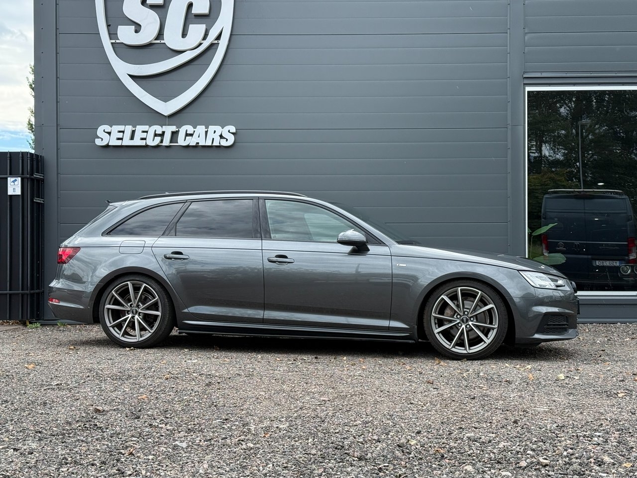 Audi A4 2018, bild 2/10