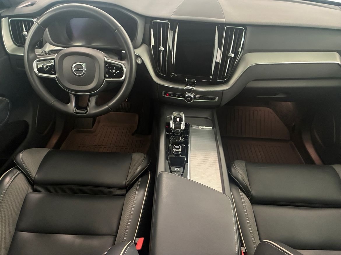 Volvo XC60 Recharge T6 Plus Dark Edition 2024, bild 5/16