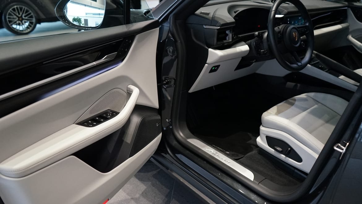 Porsche Macan Electric 2025, photo 6/8