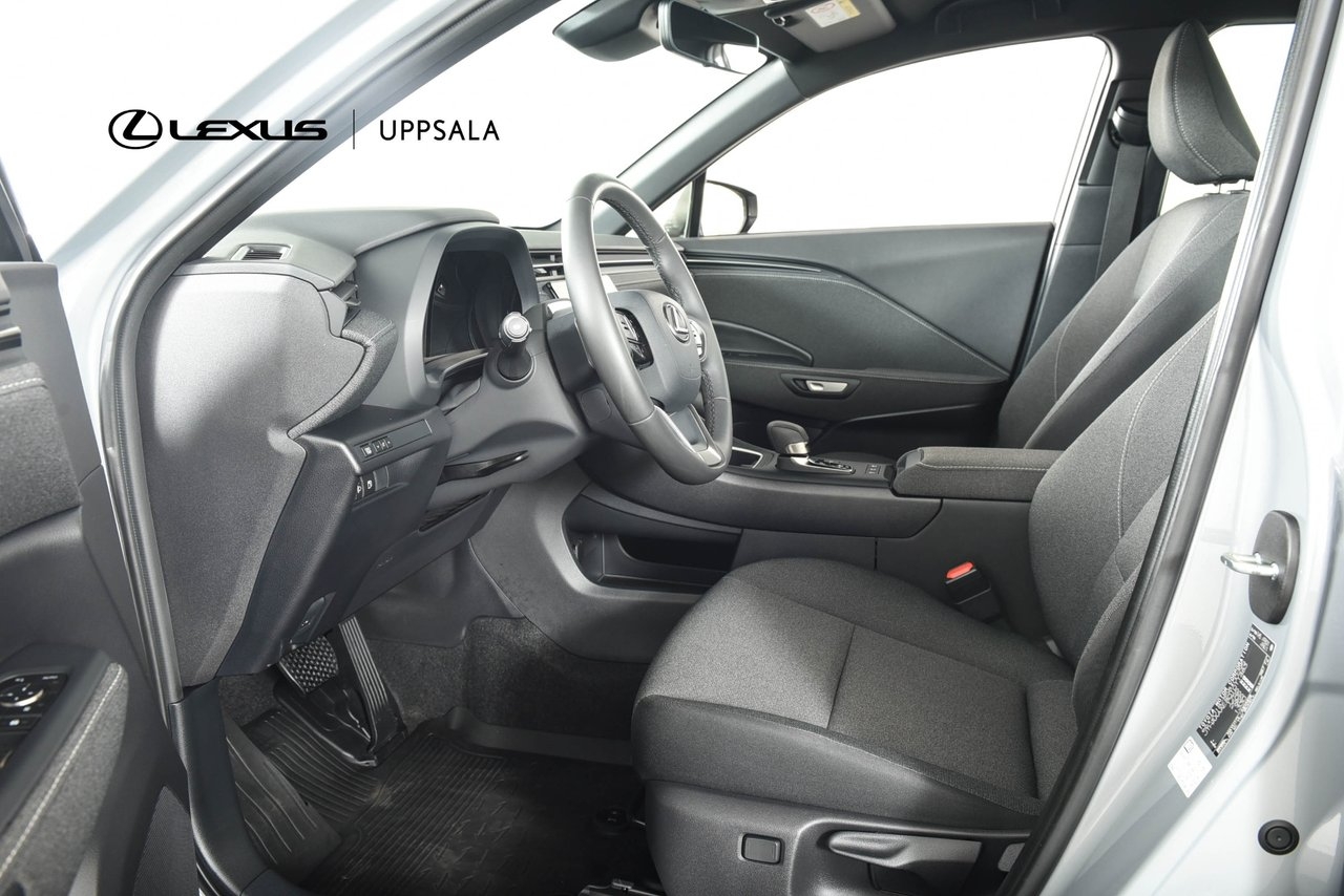 Lexus LBX 2024, bild 6/10