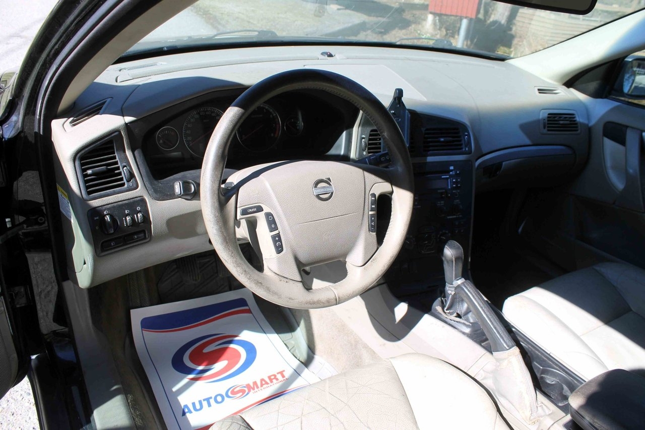 Volvo V70 2.5T Business Euro 4 2004, photo 3/4