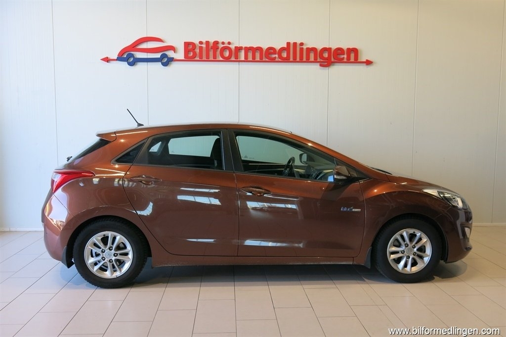 Hyundai i30 1.6 CRDi ECO 110hk 2014, kuva 2/10