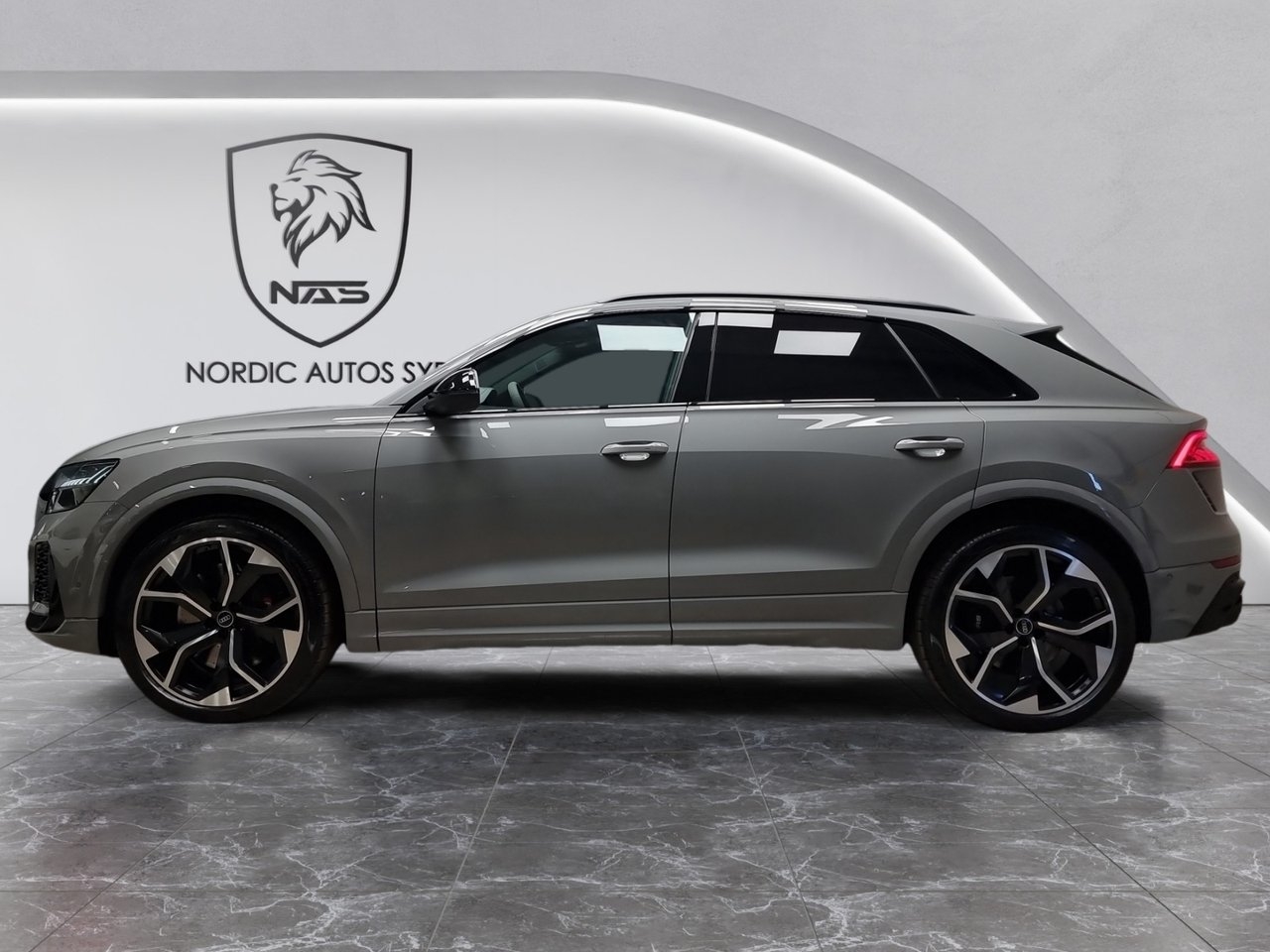 Audi RS Q8 Pano 2022, kuva 2/10