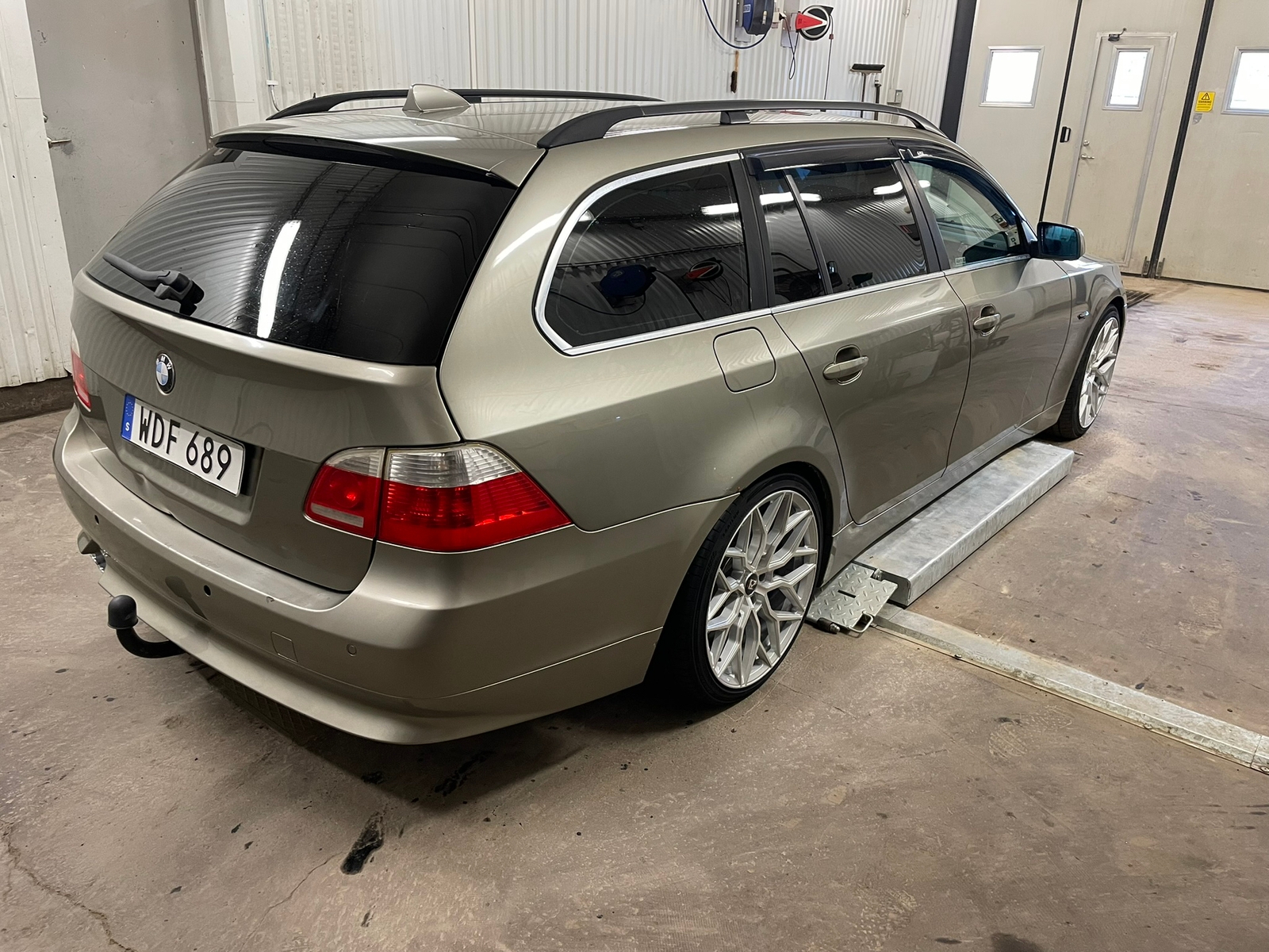 BMW 525 i Touring Manuell 2005, bild 4/5
