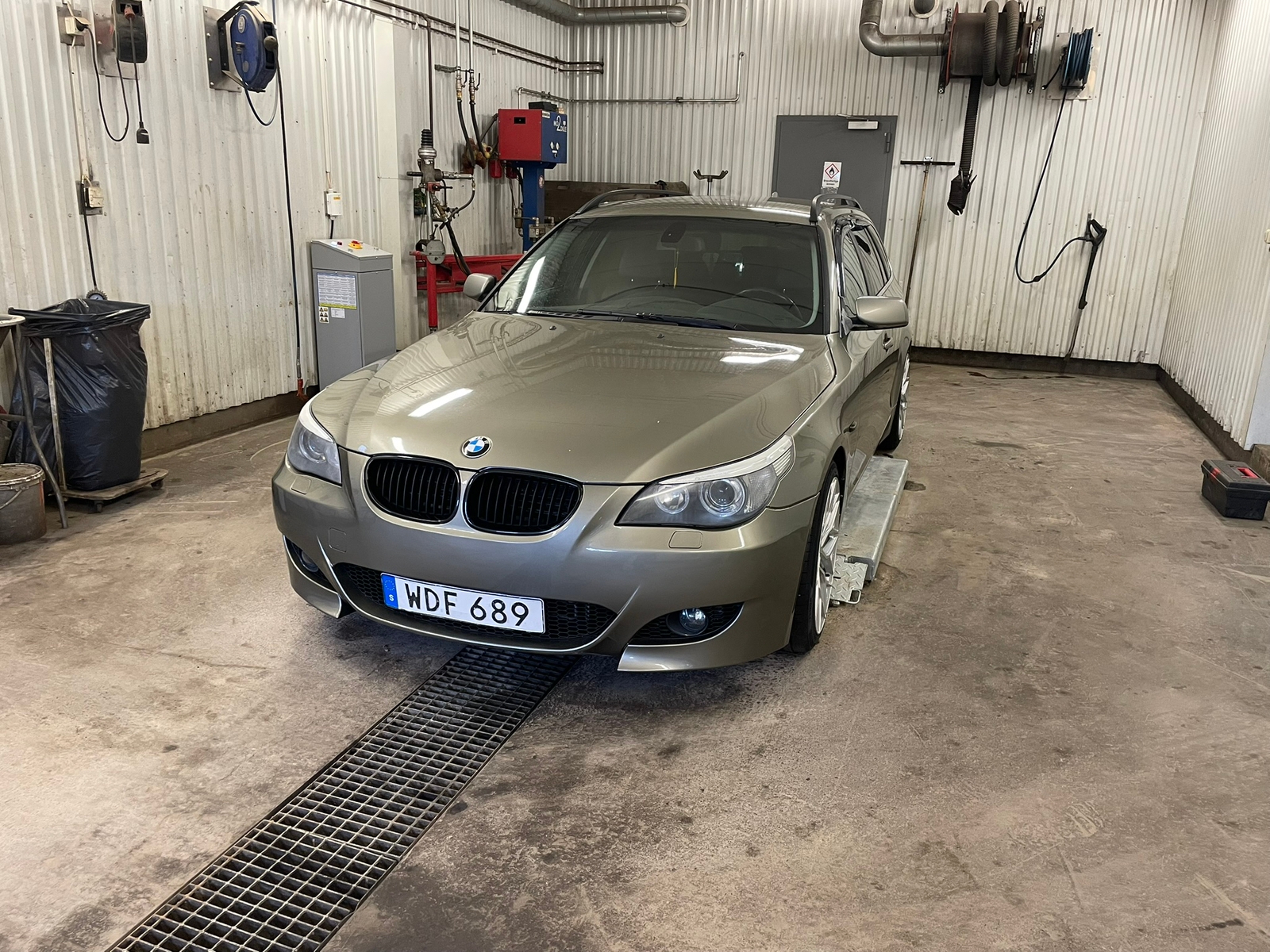 BMW 525