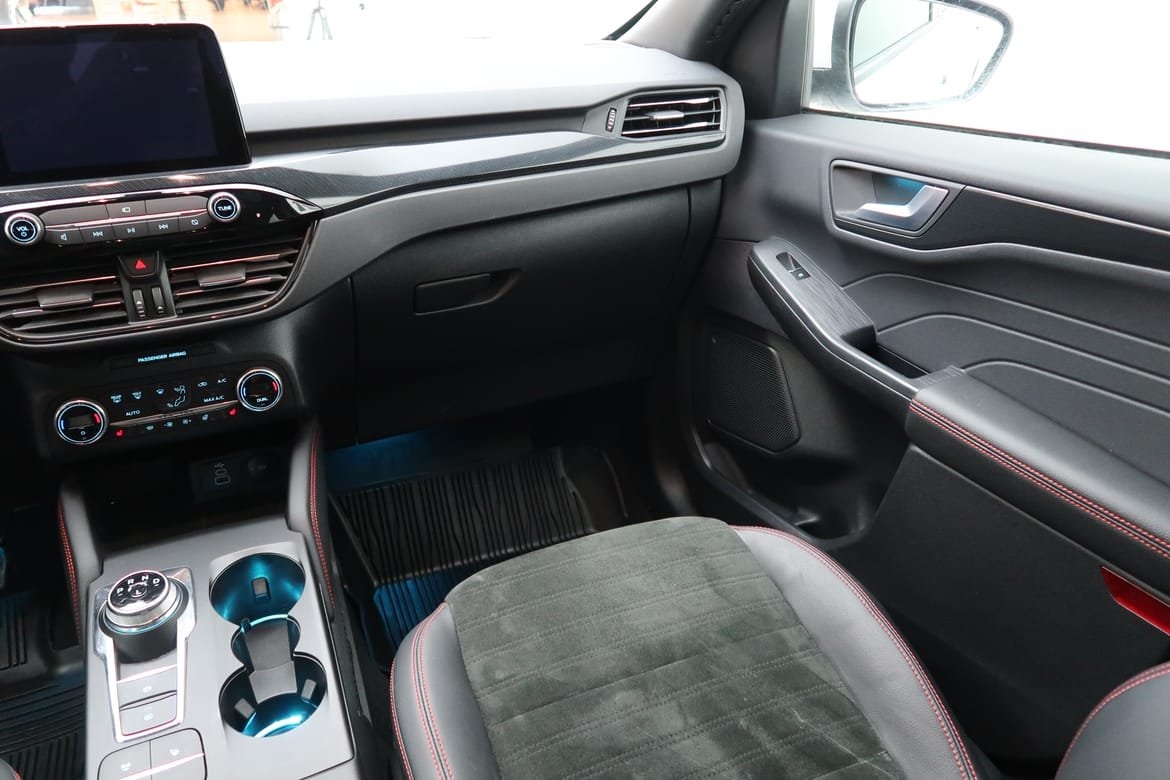 Ford Kuga Plug-In Hybrid ST-Line Drag 2023, bild 7/25