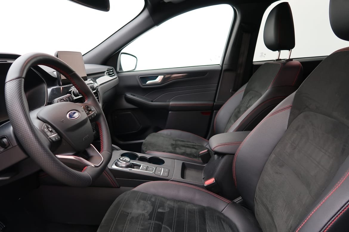 Ford Kuga Plug-In Hybrid ST-Line Drag 2023, bild 3/25