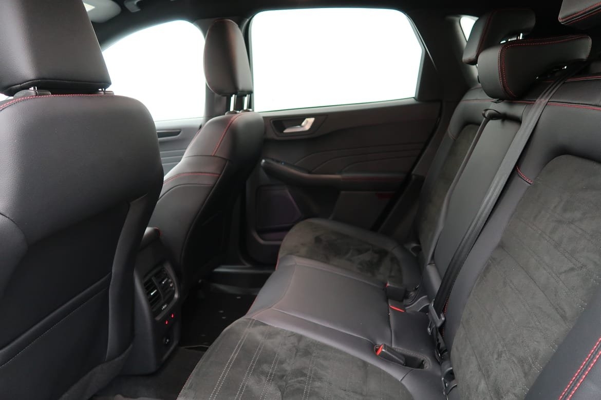 Ford Kuga Plug-In Hybrid ST-Line Drag 2023, bild 4/25
