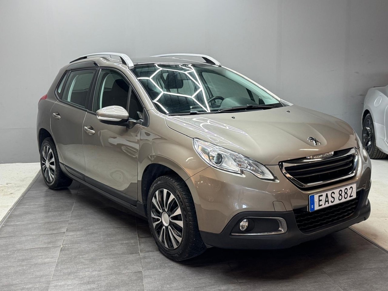 Peugeot 2008 1.2 VTi EGS Euro 6 2014, bild 2/10