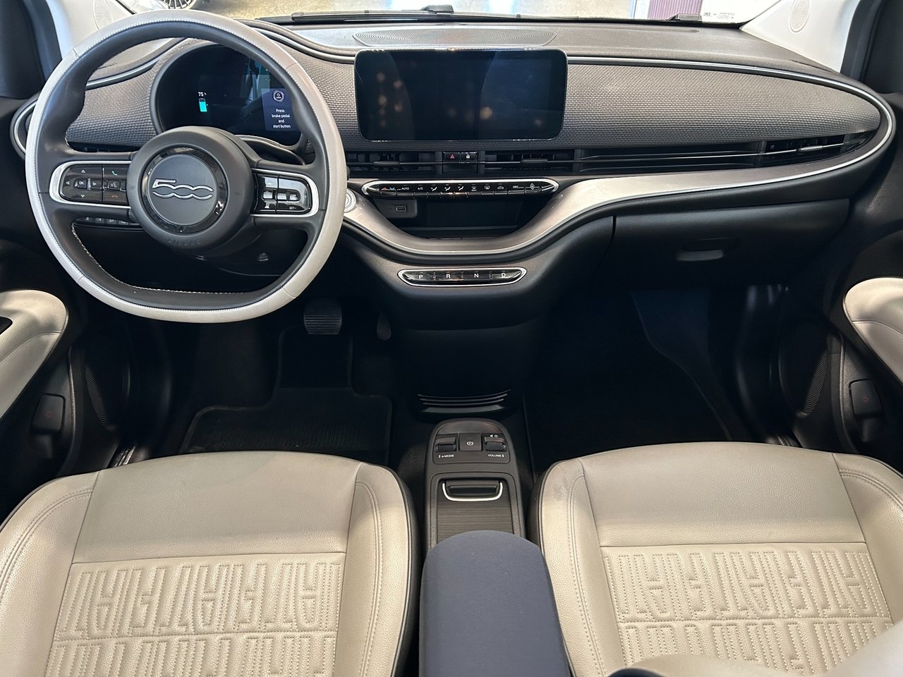 Fiat 500e La Prima e 42 kWh 2021, bild 6/8